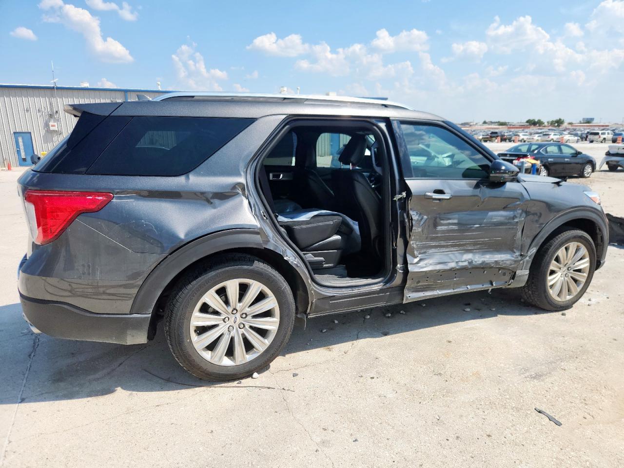 2020 Ford Explorer Limited - Image 3