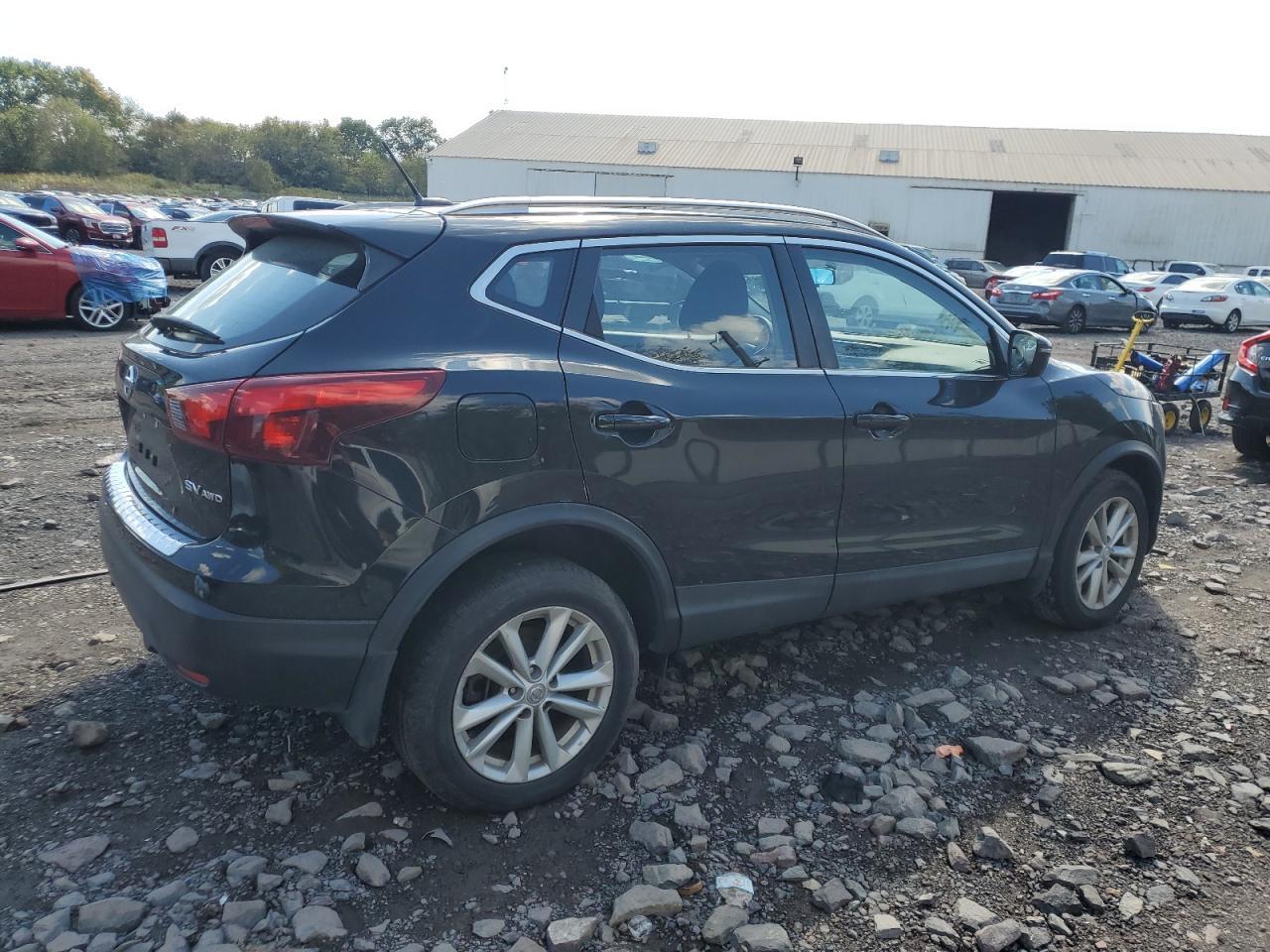 2017 Nissan Rogue Sport S - Фото 3