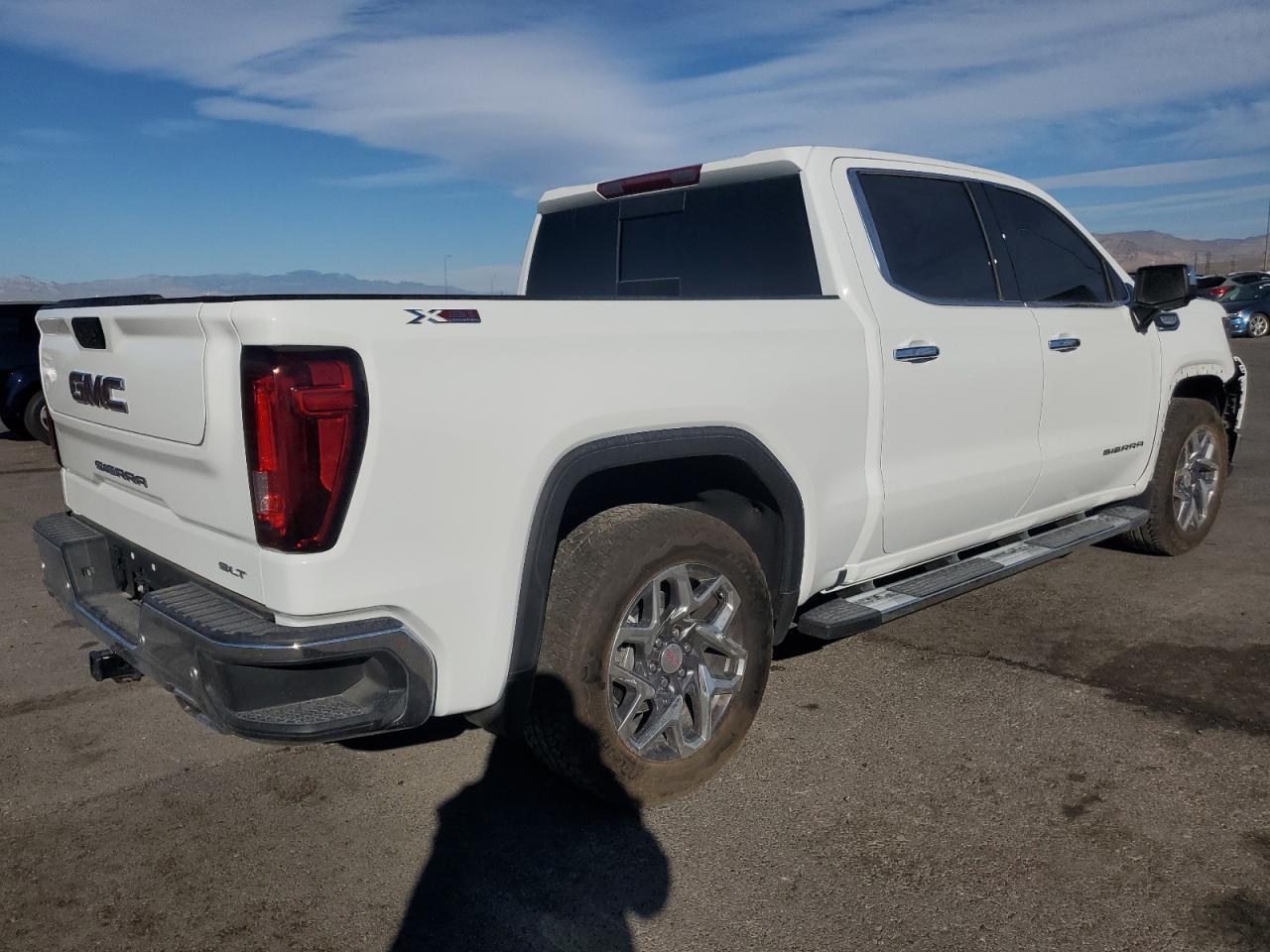 2025 GMC Sierra K1500 Slt - Image 3