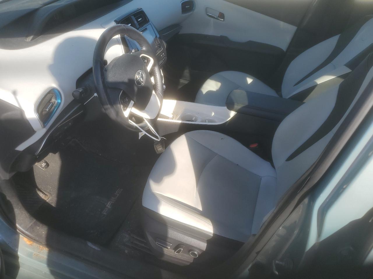 2017 Toyota Prius - Image 7