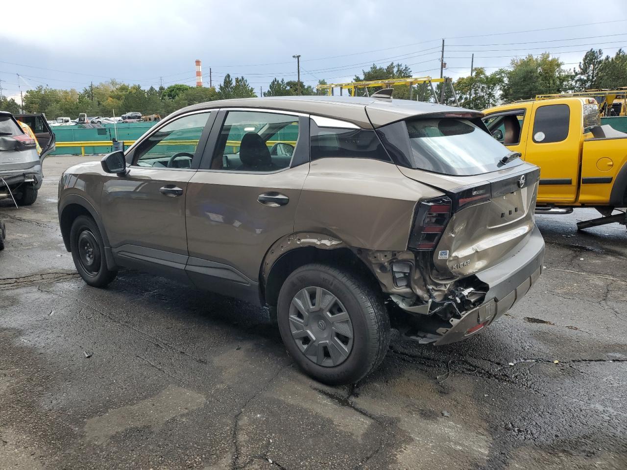 2025 Nissan Kicks S - Фото 2