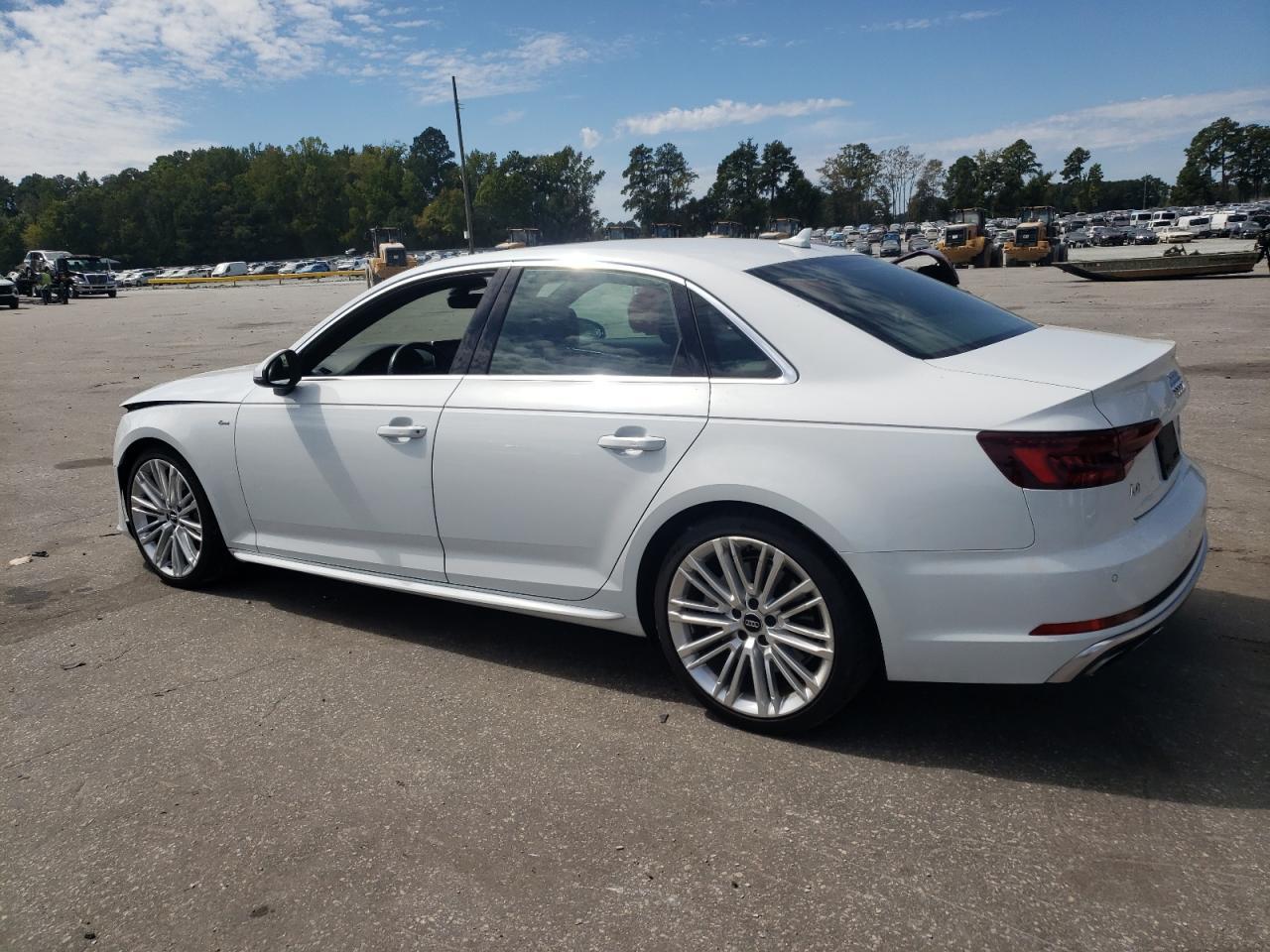 2019 Audi A4 Premium Plus - Фото 2