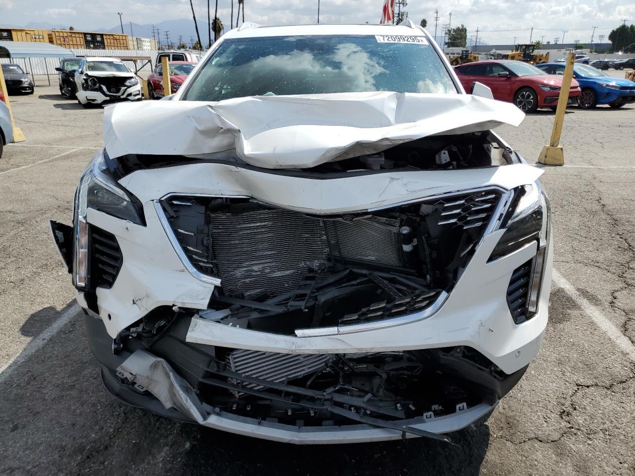 2023 Cadillac Xt4 Premium Luxury - Image 5