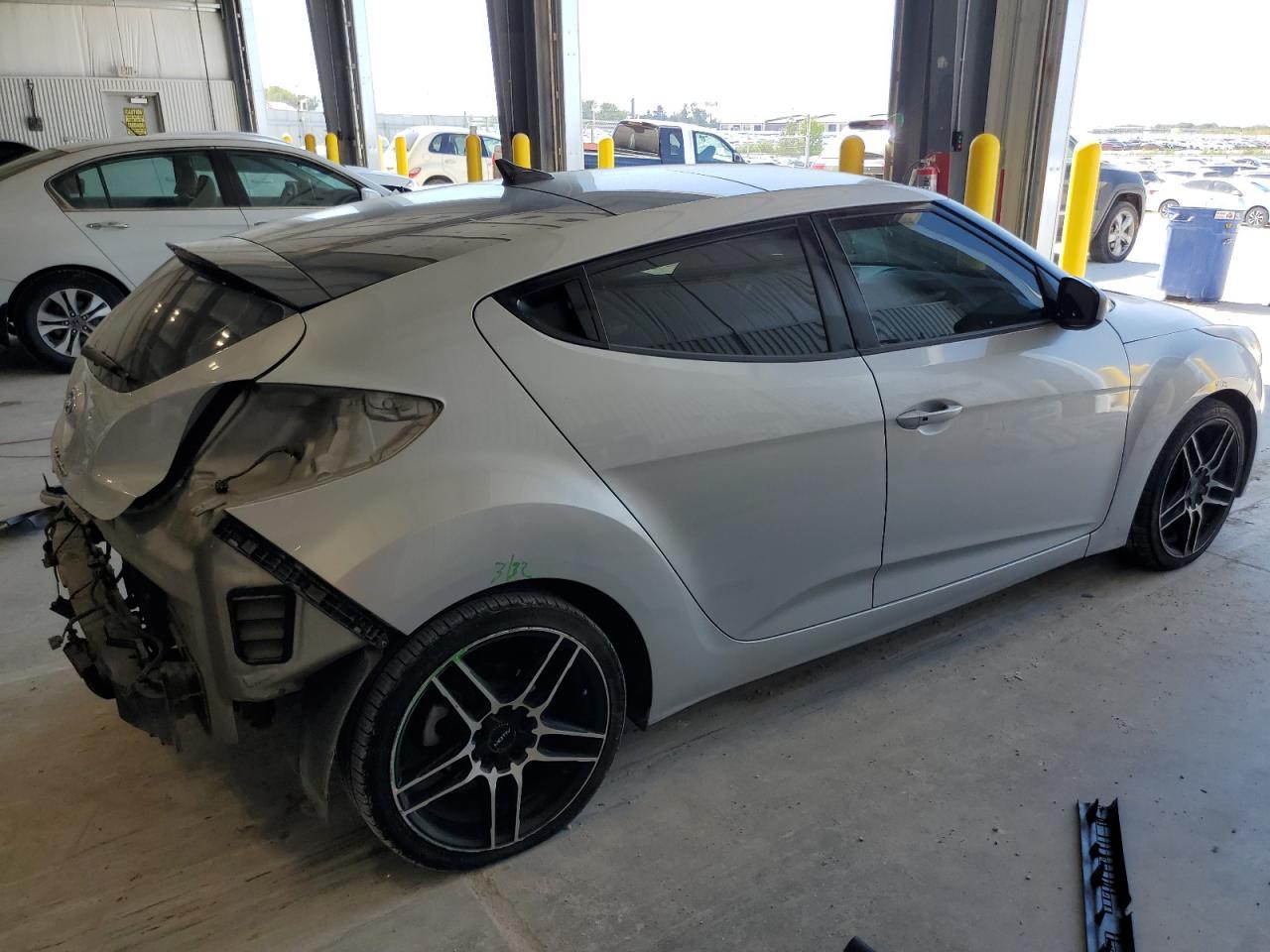 2013 Hyundai Veloster - Фото 3