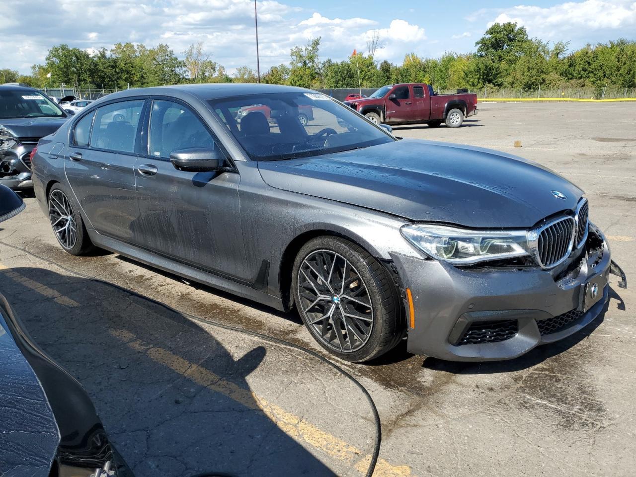 2016 BMW 750 Xi - Фото 4