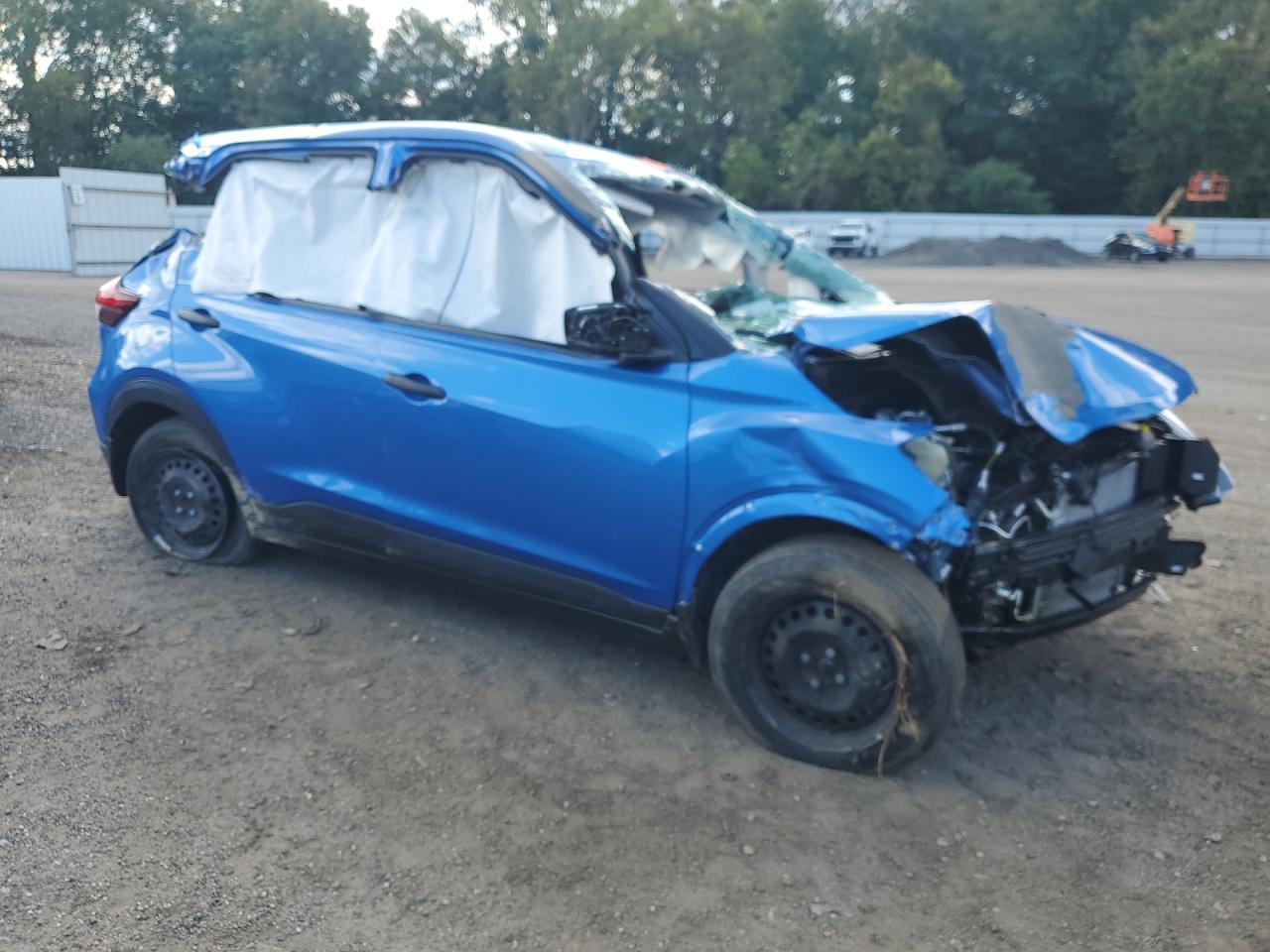 2023 Nissan Kicks S - Image 4