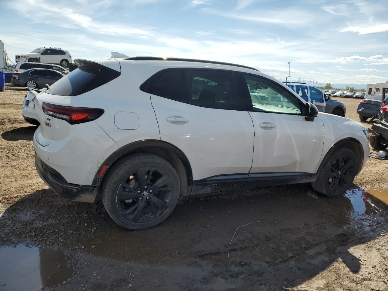 2022 Buick Envision Essence - Фото 3