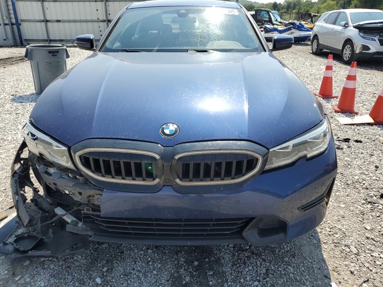 2019 BMW 330Xi - Фото 5