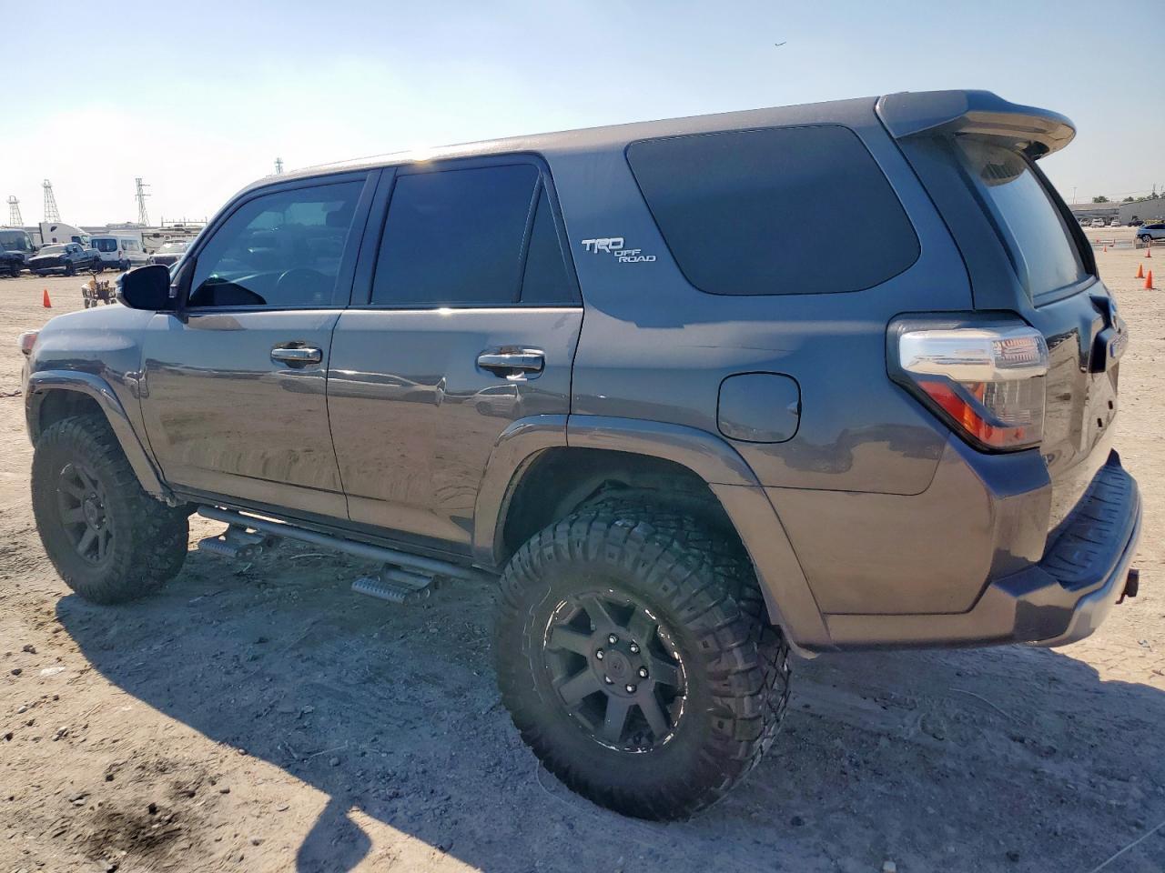 2020 Toyota 4Runner Sr5/Sr5 Premium - Фото 2