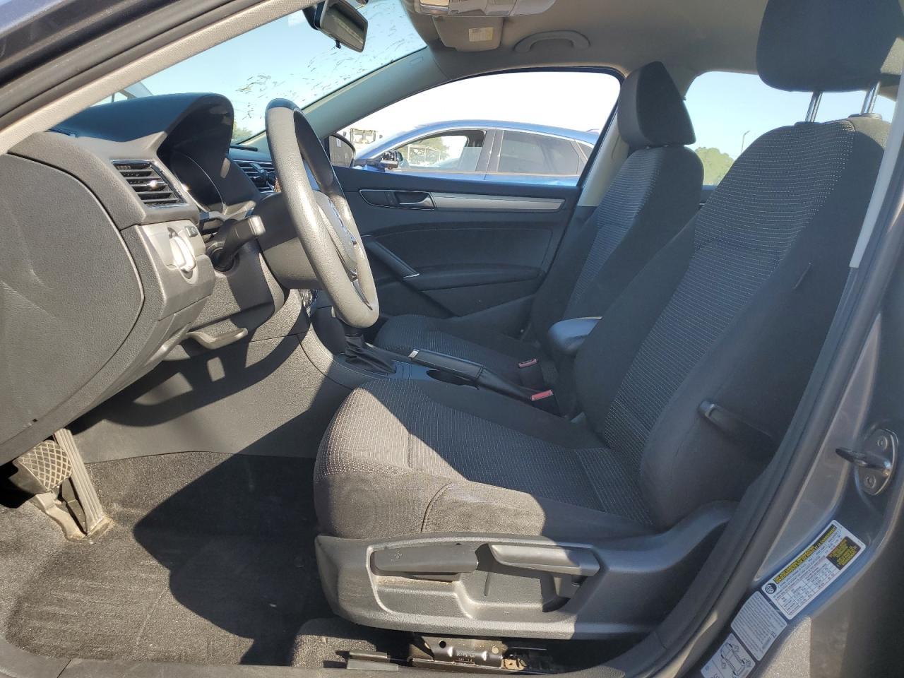 2017 Volkswagen Passat S - Image 7