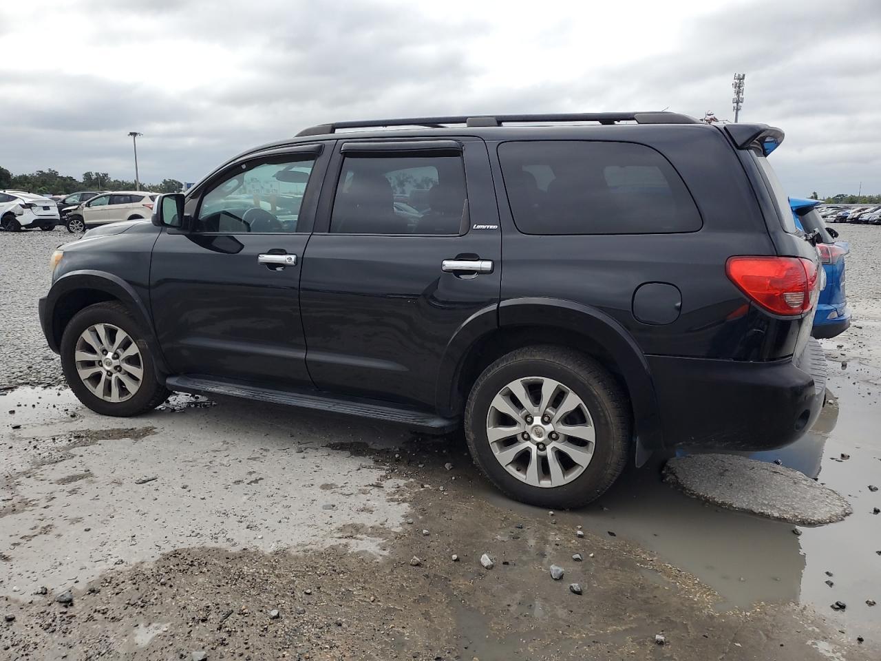 2011 Toyota Sequoia Limited - Фото 2