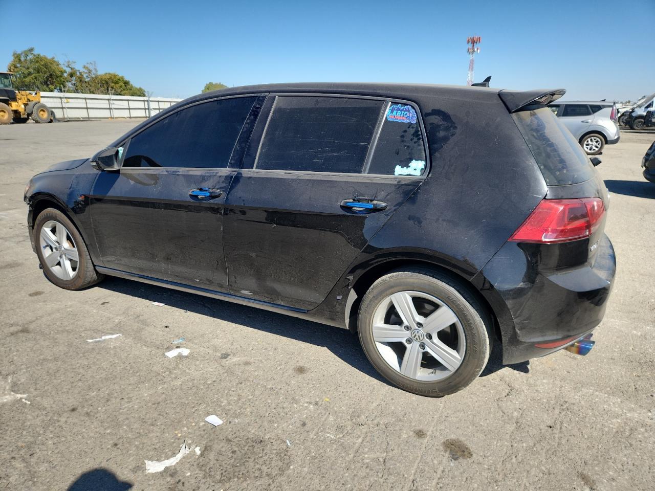 2017 Volkswagen Golf S - Image 2