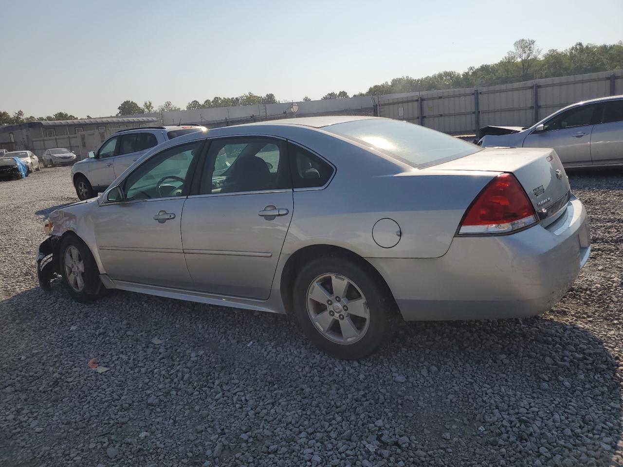 2011 Chevrolet Impala Ls - Фото 2