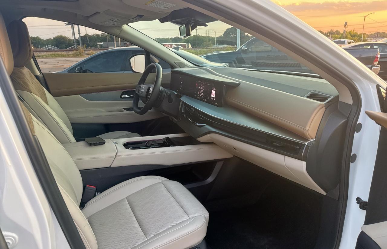 2025 Nissan Murano Platinum - Image 5