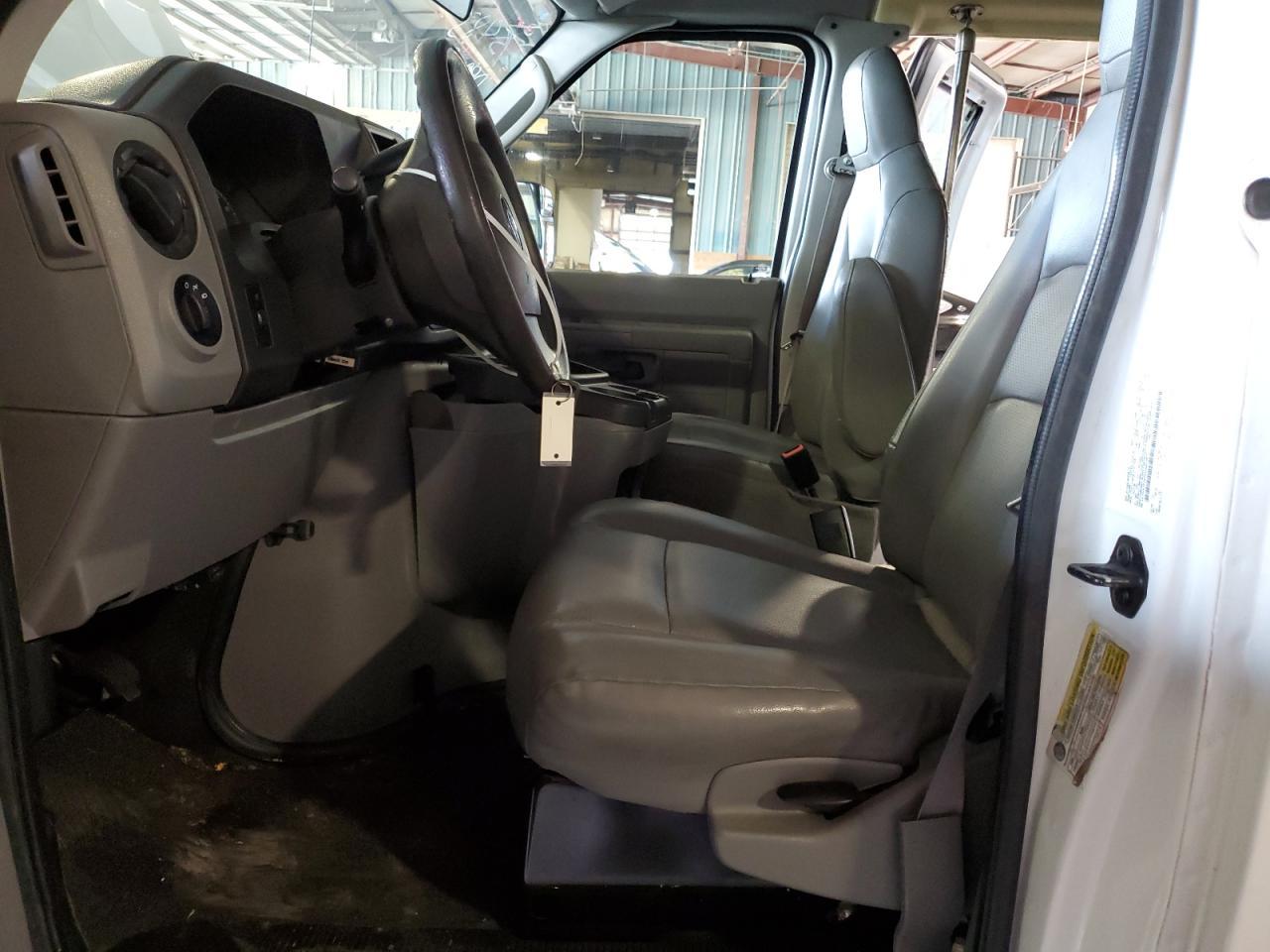 2014 Ford Econoline E150 Van - Image 7