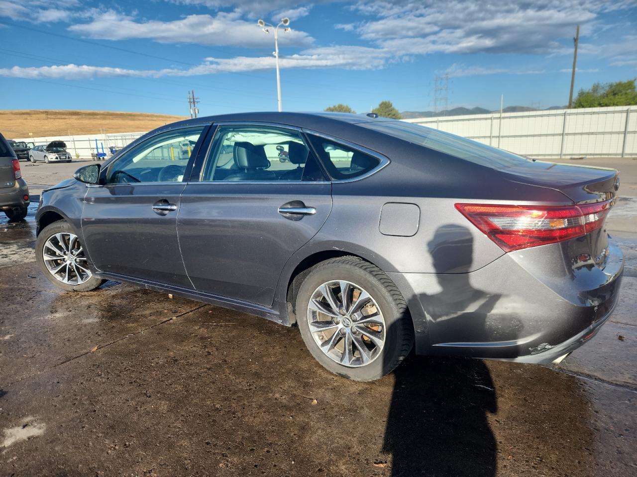 2018 Toyota Avalon Xle - Image 2