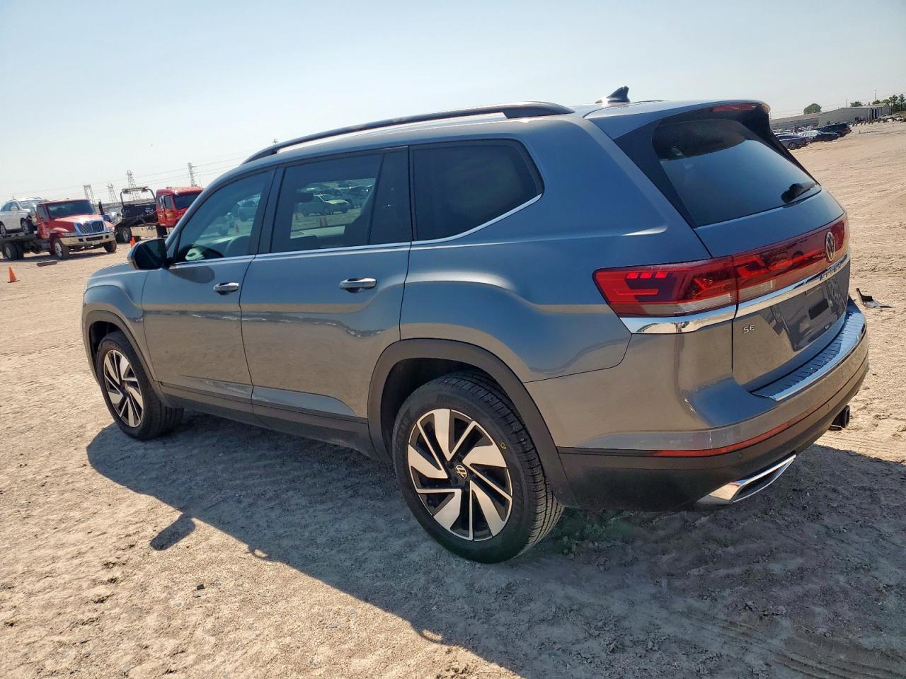 2024 Volkswagen Atlas Se - Image 2