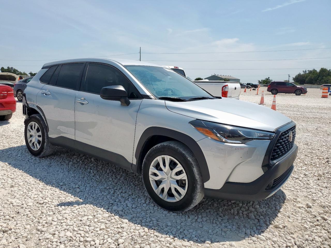 2022 Toyota Corolla Cross L - Image 4