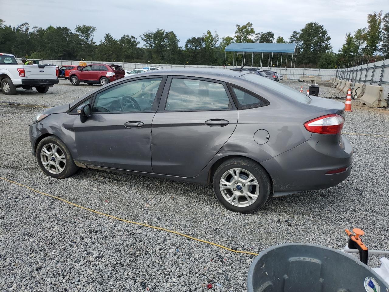 2014 Ford Fiesta Se - Фото 2