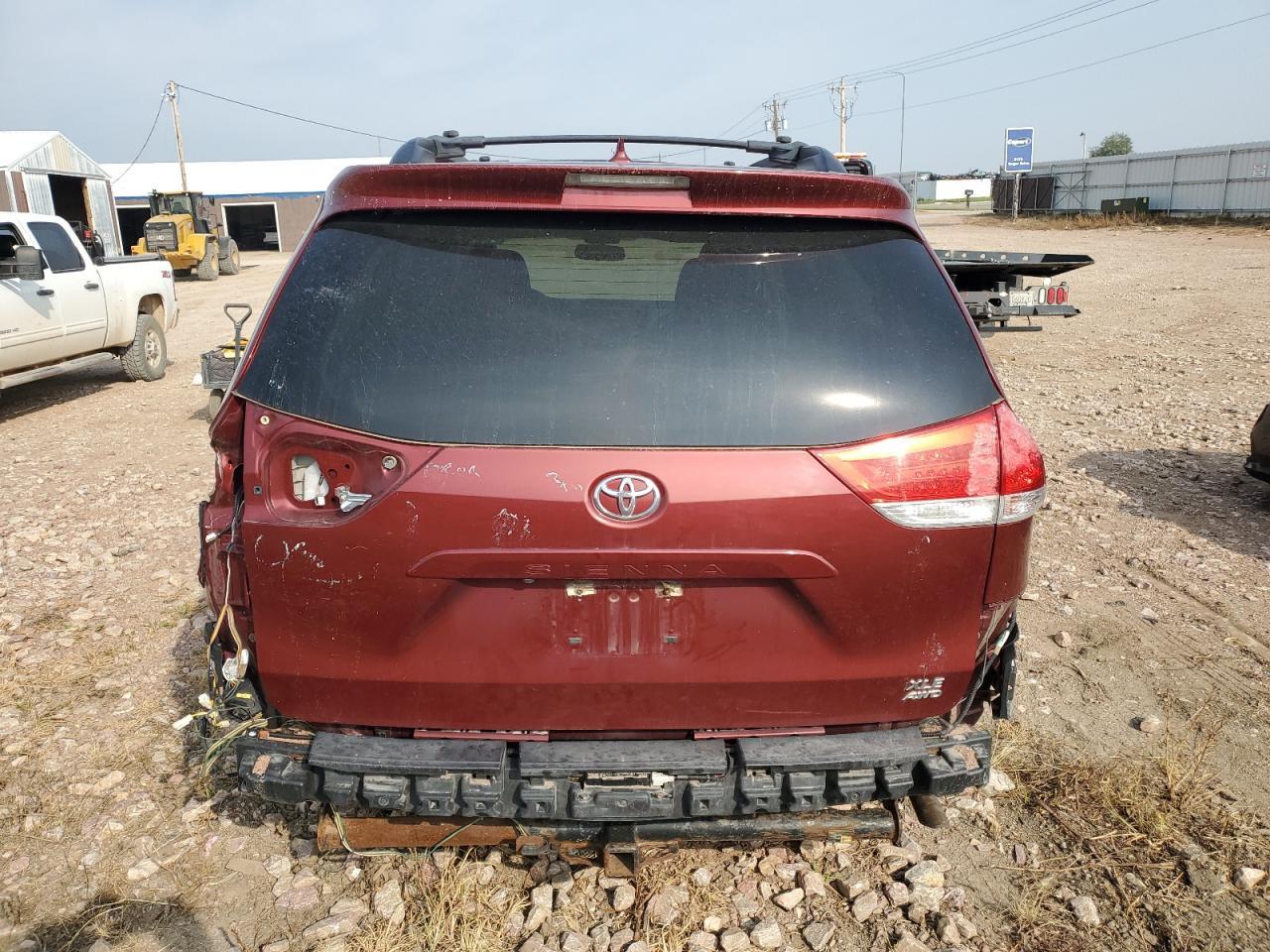 2013 Toyota Sienna Xle - Фото 6