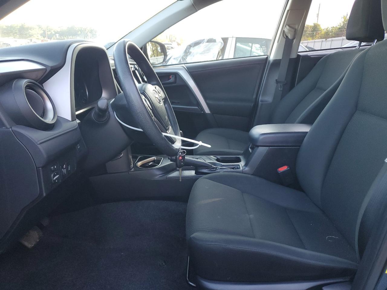 2018 Toyota Rav4 Le - Image 7
