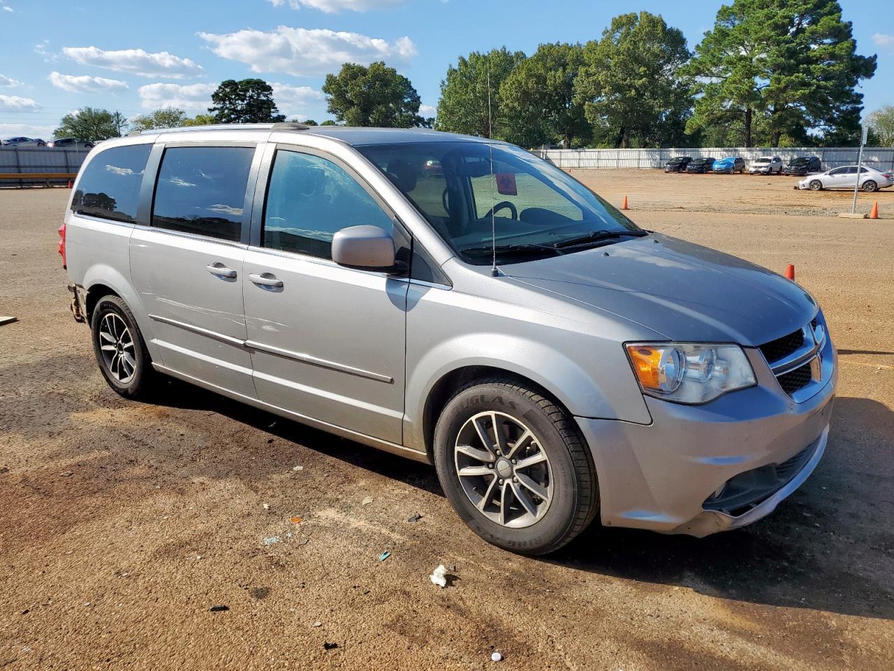 2017 Dodge Grand Caravan Sxt - Фото 4