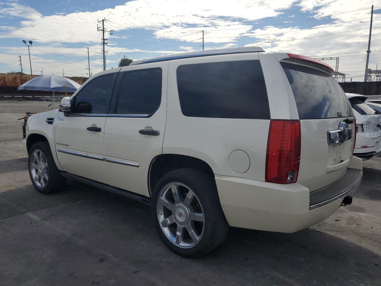 2008 Cadillac Escalade Luxury - Фото 2