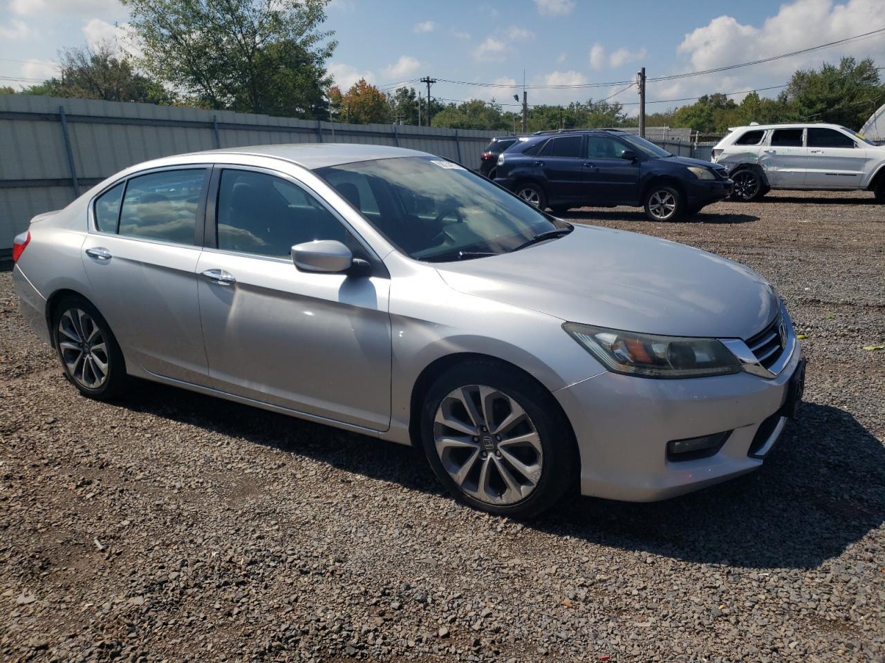 2015 Honda Accord Sport - Image 4