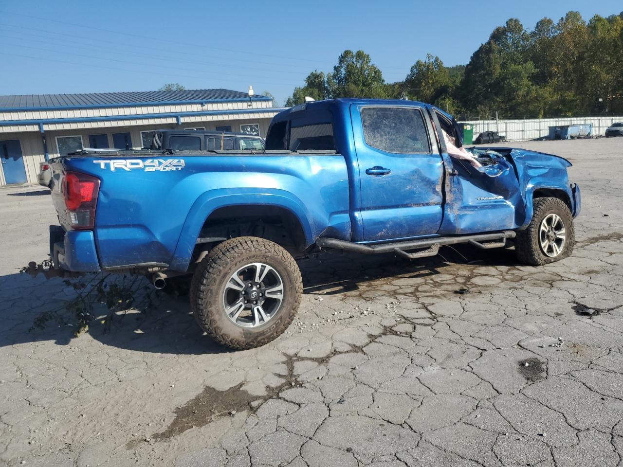2018 Toyota Tacoma Double Cab - Фото 3