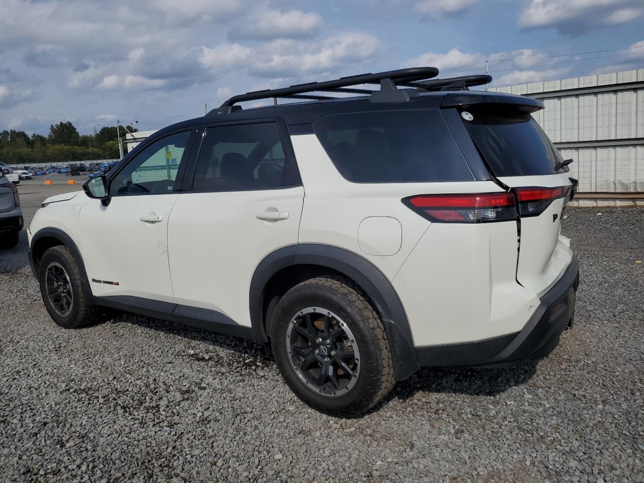 2023 Nissan Pathfinder Sv - Фото 2