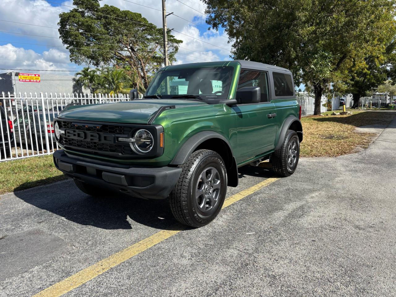 2023 Ford Bronco Base - Фото 2