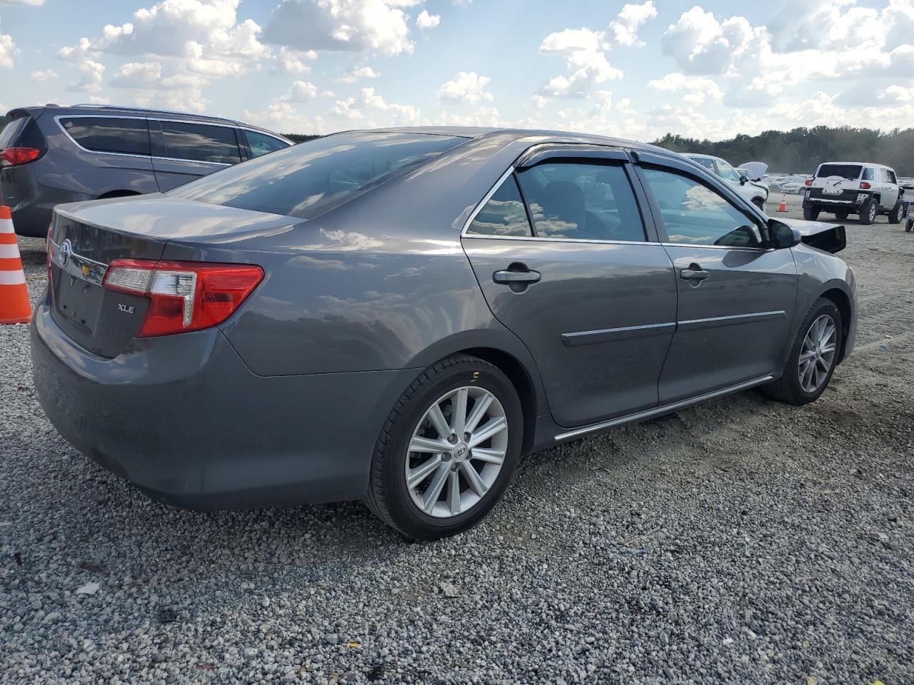 2013 Toyota Camry L - Image 3