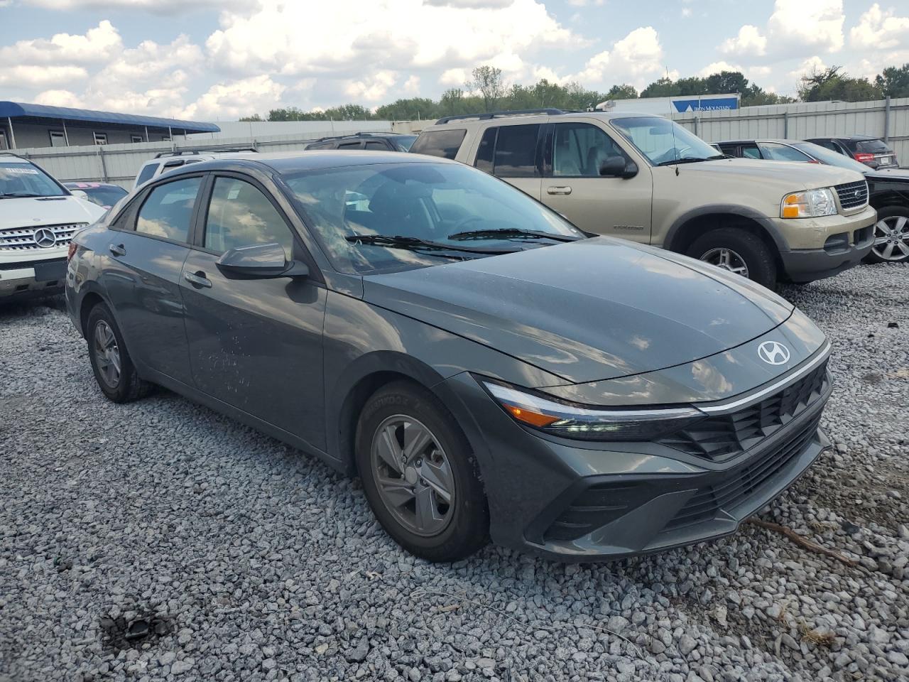2024 Hyundai Elantra Se - Фото 4