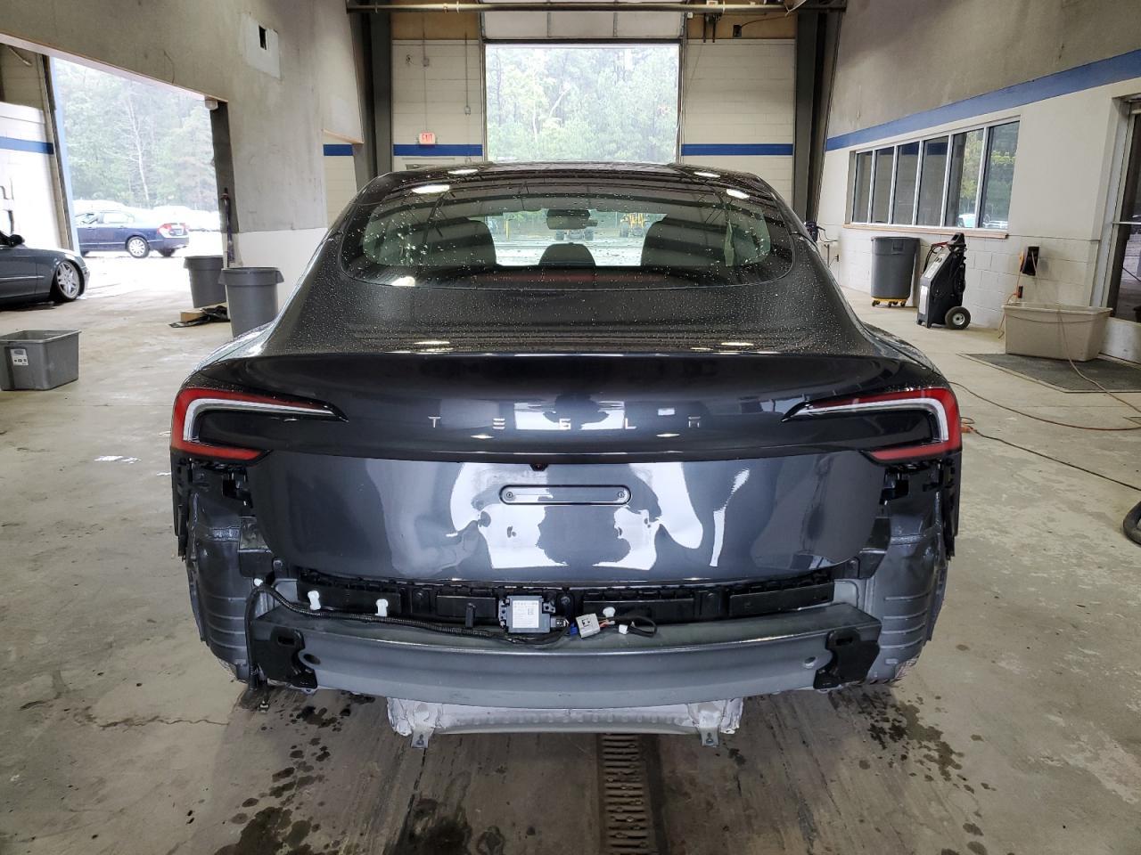 2025 Tesla Model 3 - Фото 6