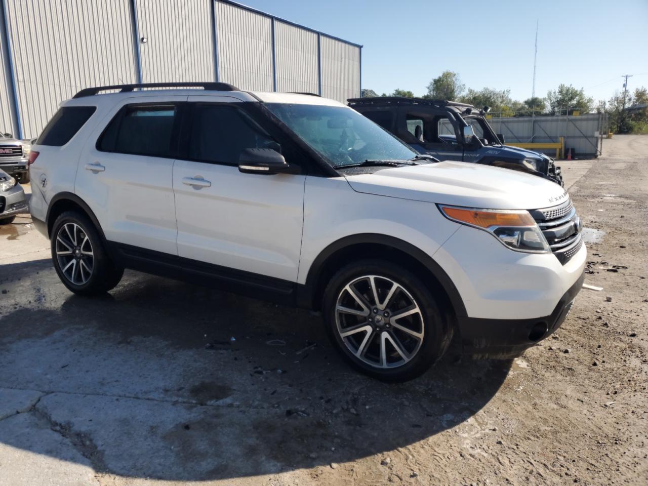 2015 Ford Explorer Xlt - Фото 4