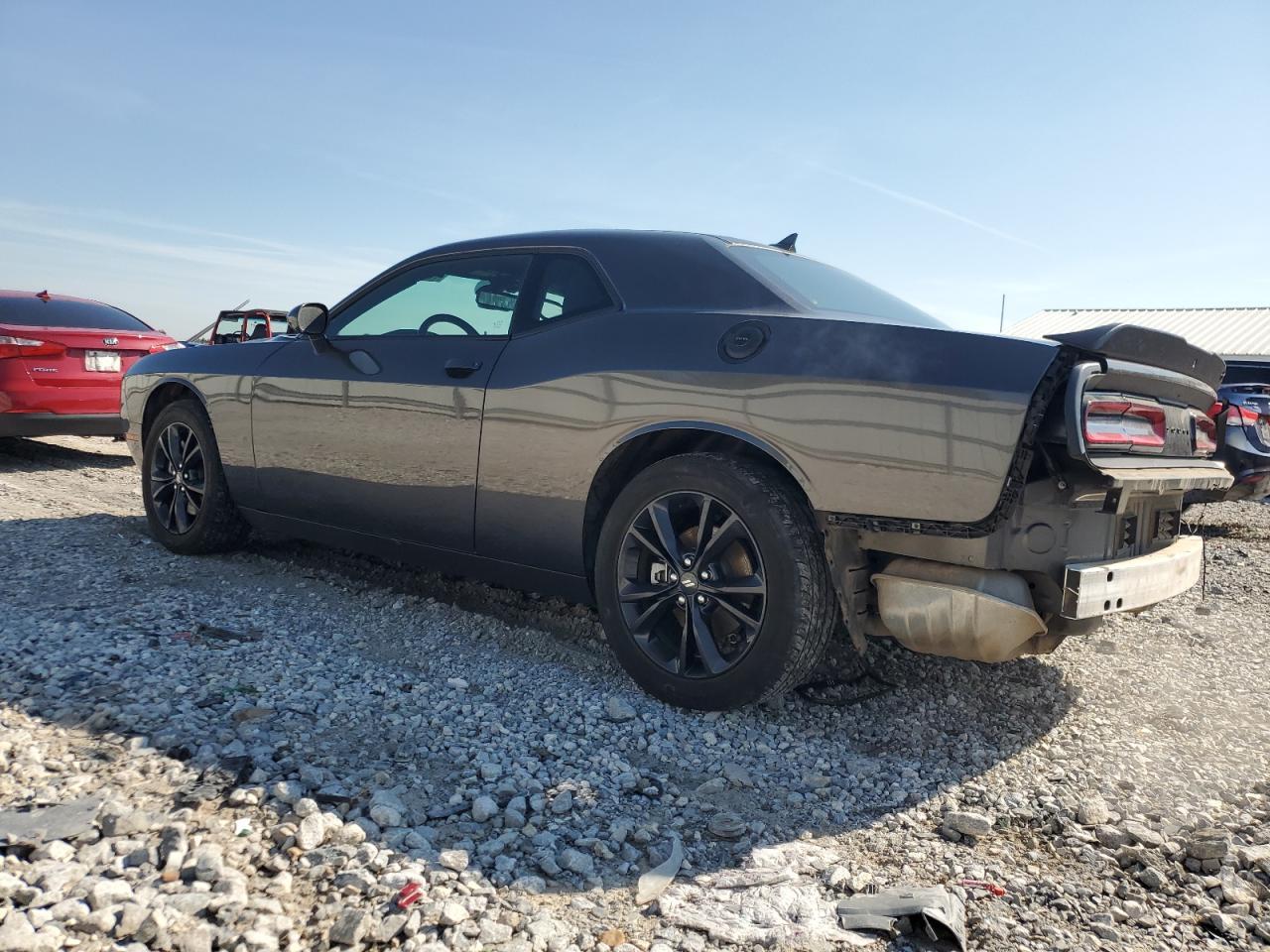 2021 Dodge Challenger Sxt - Фото 2
