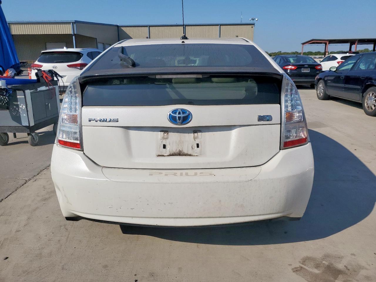 2010 Toyota Prius - Image 6