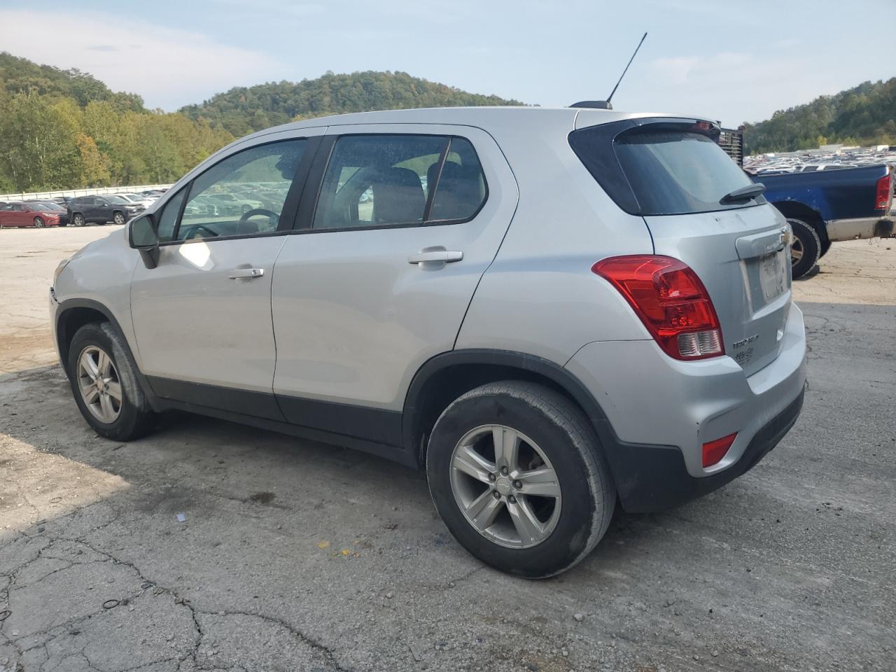 2019 Chevrolet Trax Ls - Фото 2