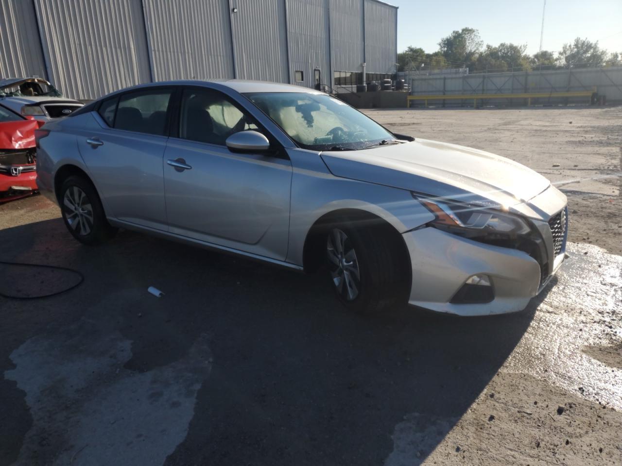 2020 Nissan Altima S - Image 4