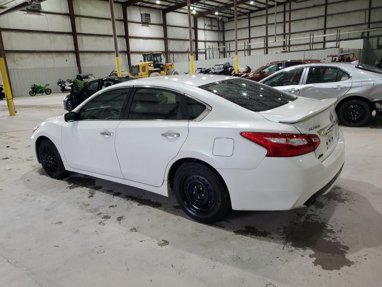 2016 Nissan Altima 2.5 - Image 2