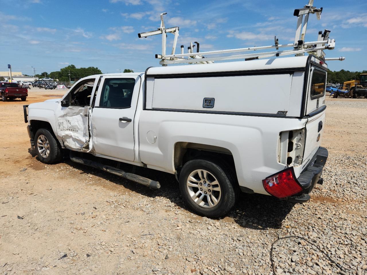 2017 Chevrolet Silverado K1500 - Фото 2