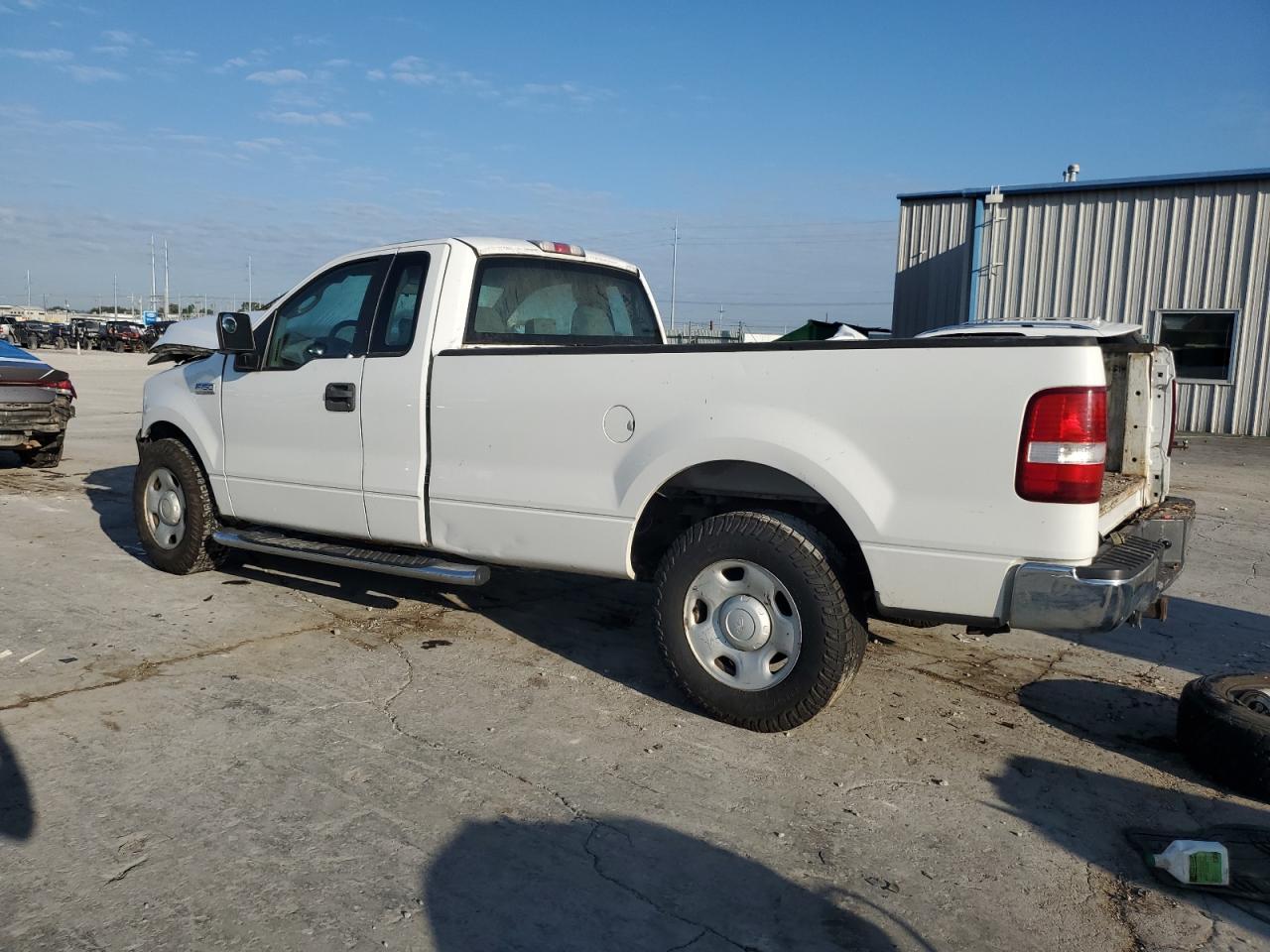 2005 Ford F150 - Image 2