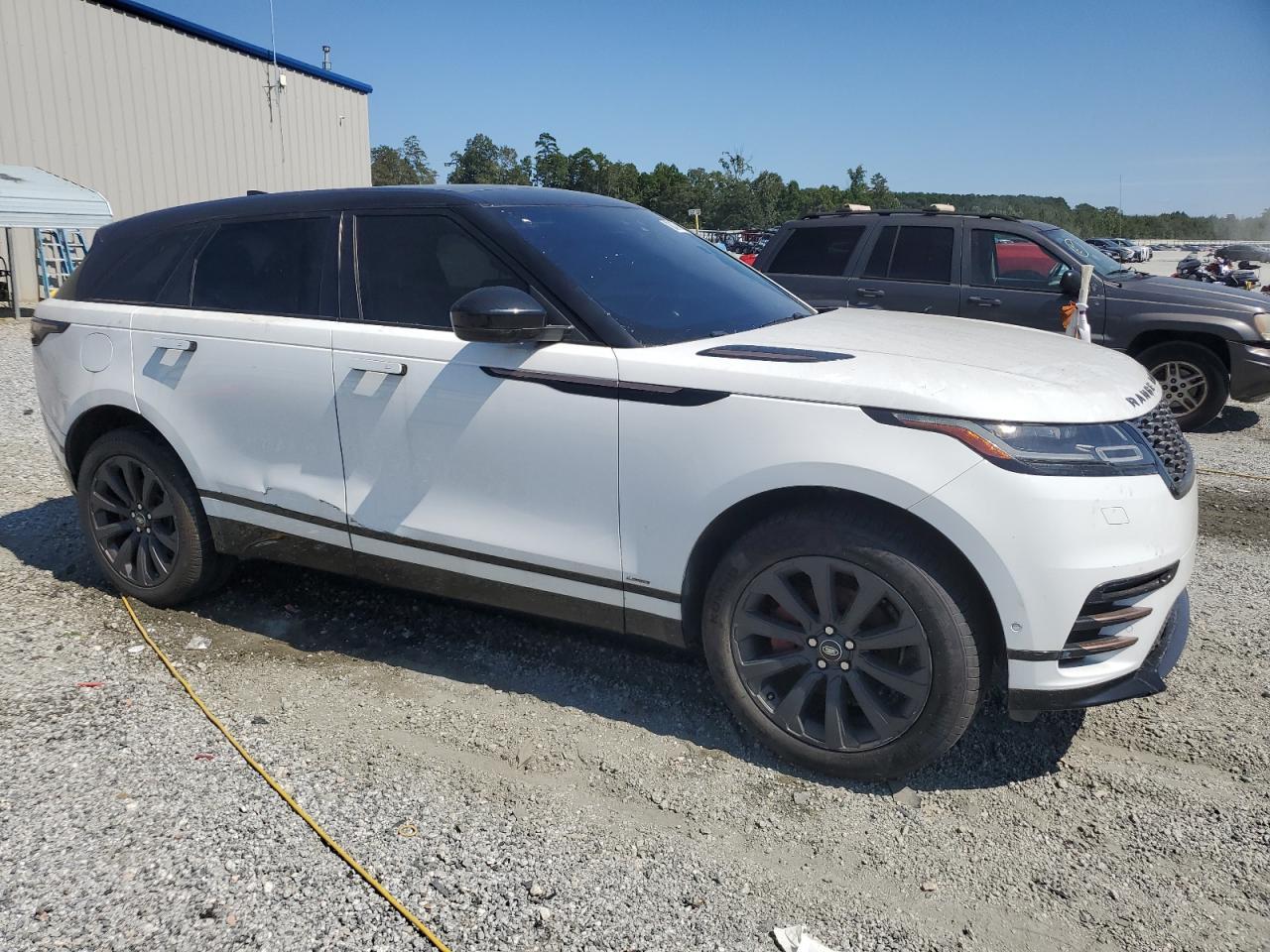 2018 Land Rover Range Rover Velar R-Dynamic Se - Image 4