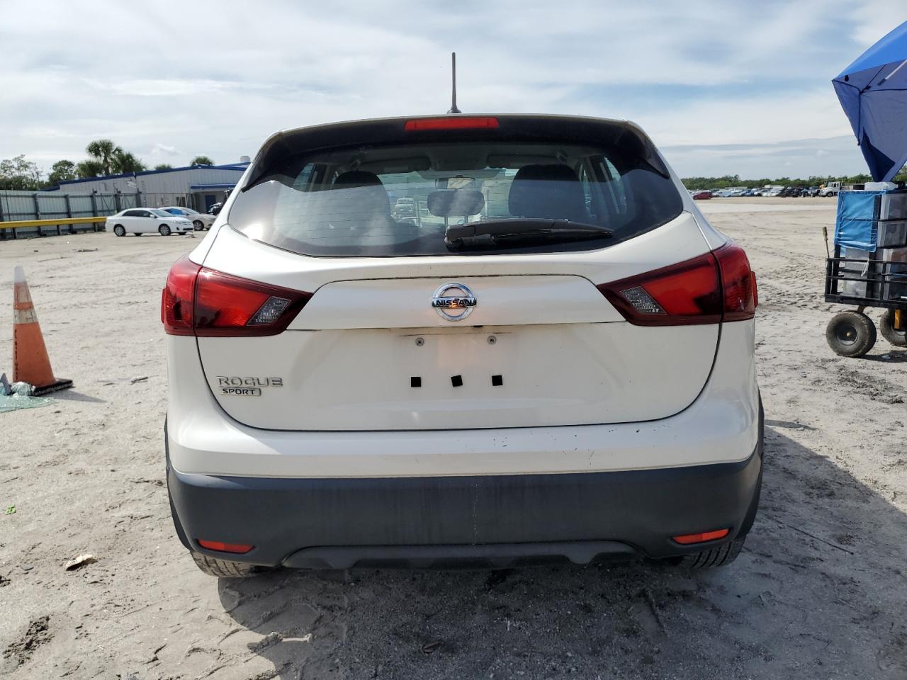 2017 Nissan Rogue Sport S - Фото 6