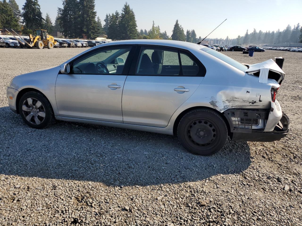 2010 Volkswagen Jetta S - Фото 2