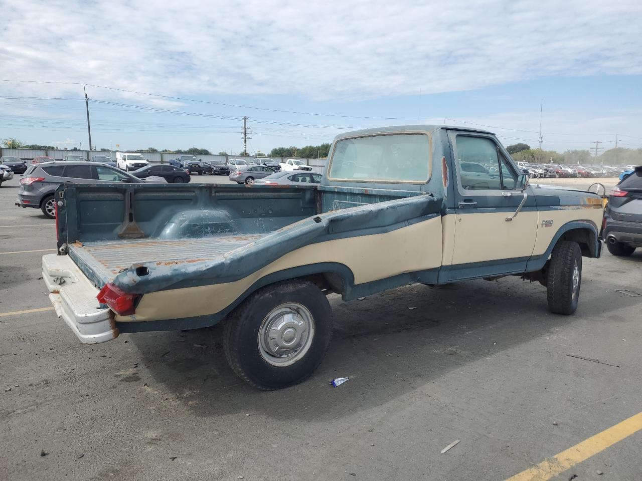 1986 Ford F250 - Image 3