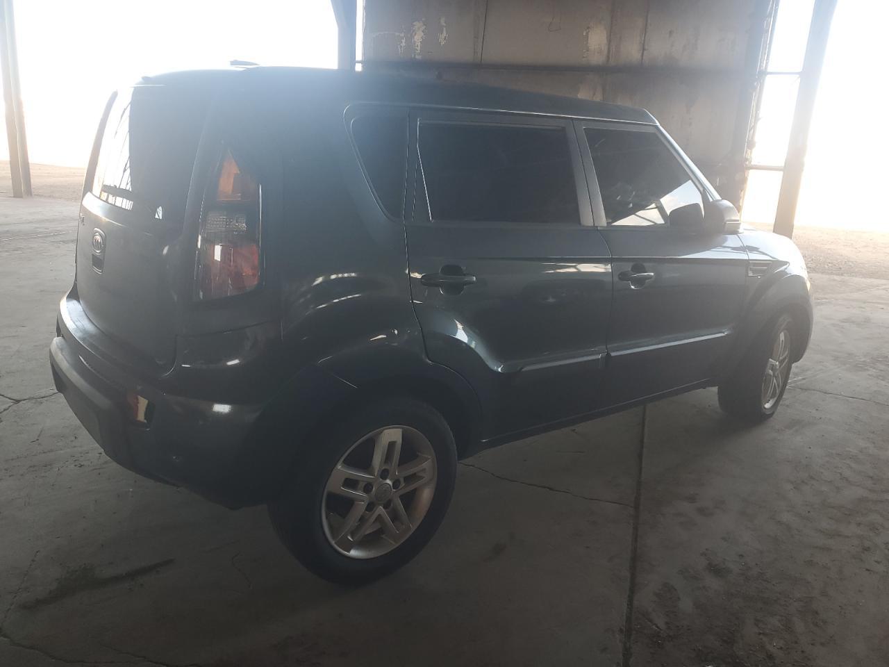 2011 Kia Soul + - Image 3