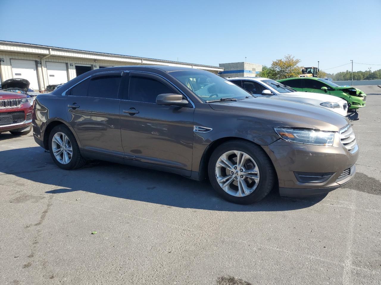 2015 Ford Taurus Sel - Image 4