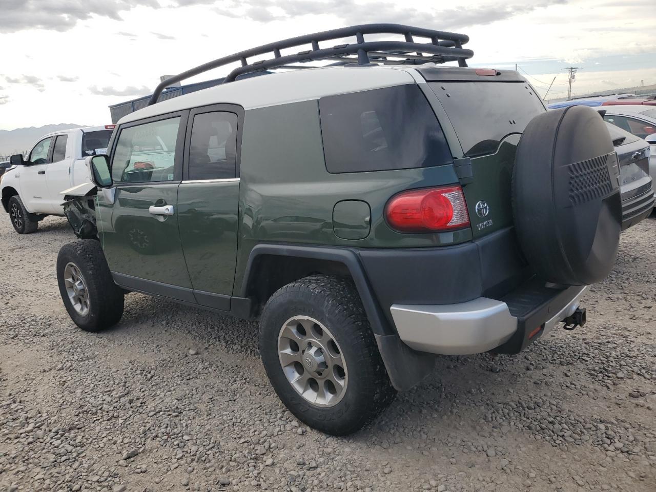 2011 Toyota Fj Cruiser - Image 2