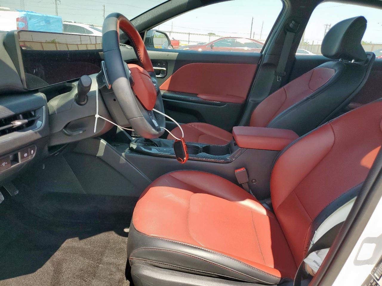 2025 Kia K4 Gt Line - Image 7